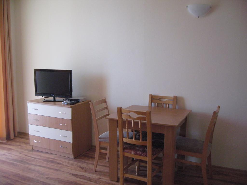 Chateau Aheloy Hotel Pomorie Room photo