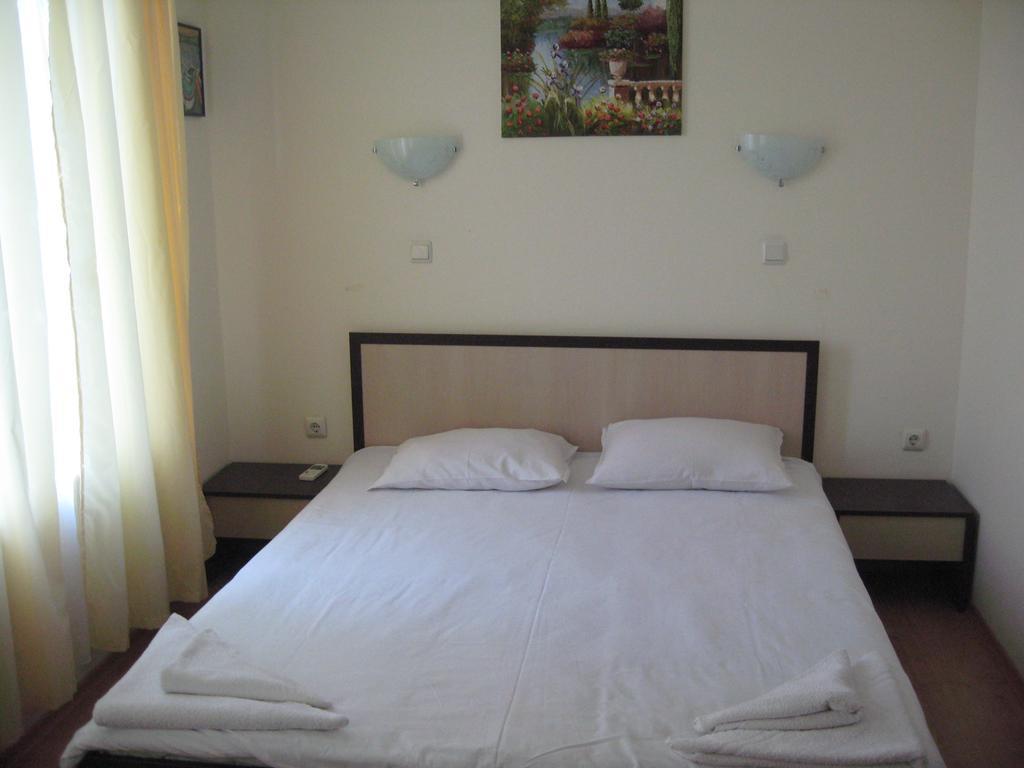 Chateau Aheloy Hotel Pomorie Exterior photo